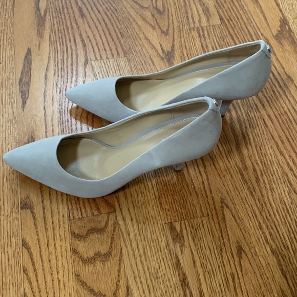 MICHAEL KORS Flex Mid Pump Suede khaki color - Picture 3 of 5